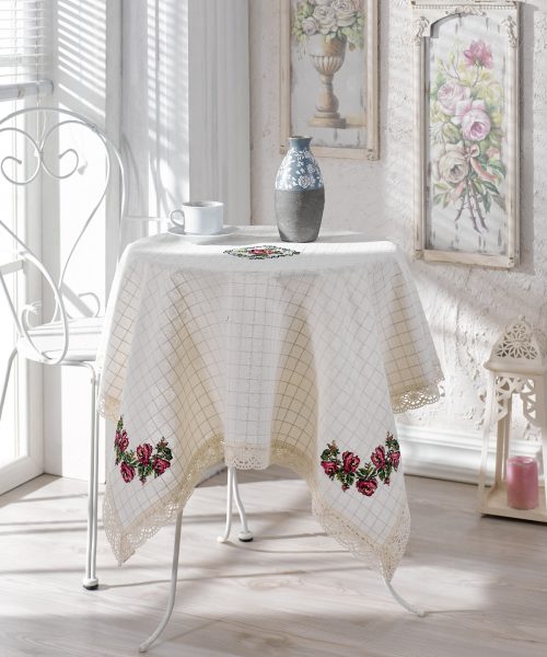 Nakışlı fiskos örtüsü